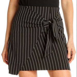 Leith NWOT Black Pin Stripe Mini Wrap Skirt Size 1x Black and White